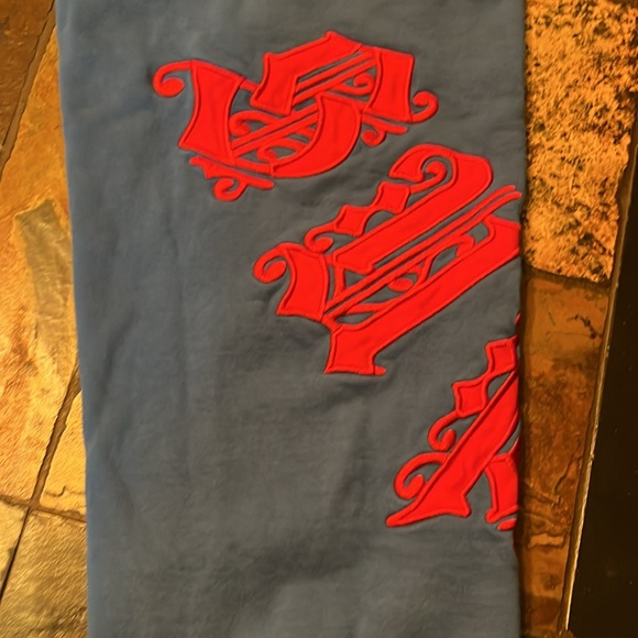 Large supreme, jogging pants, super good quality, super dope! - Picture 2 of 4